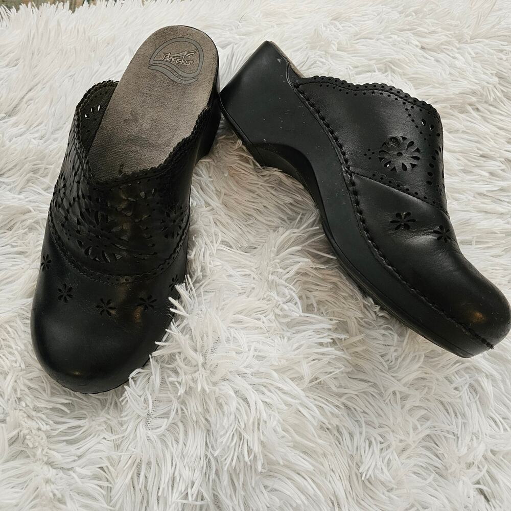 Dansko Black Women's Skylar Floral Laser Cutout Clogs Mules Size 41